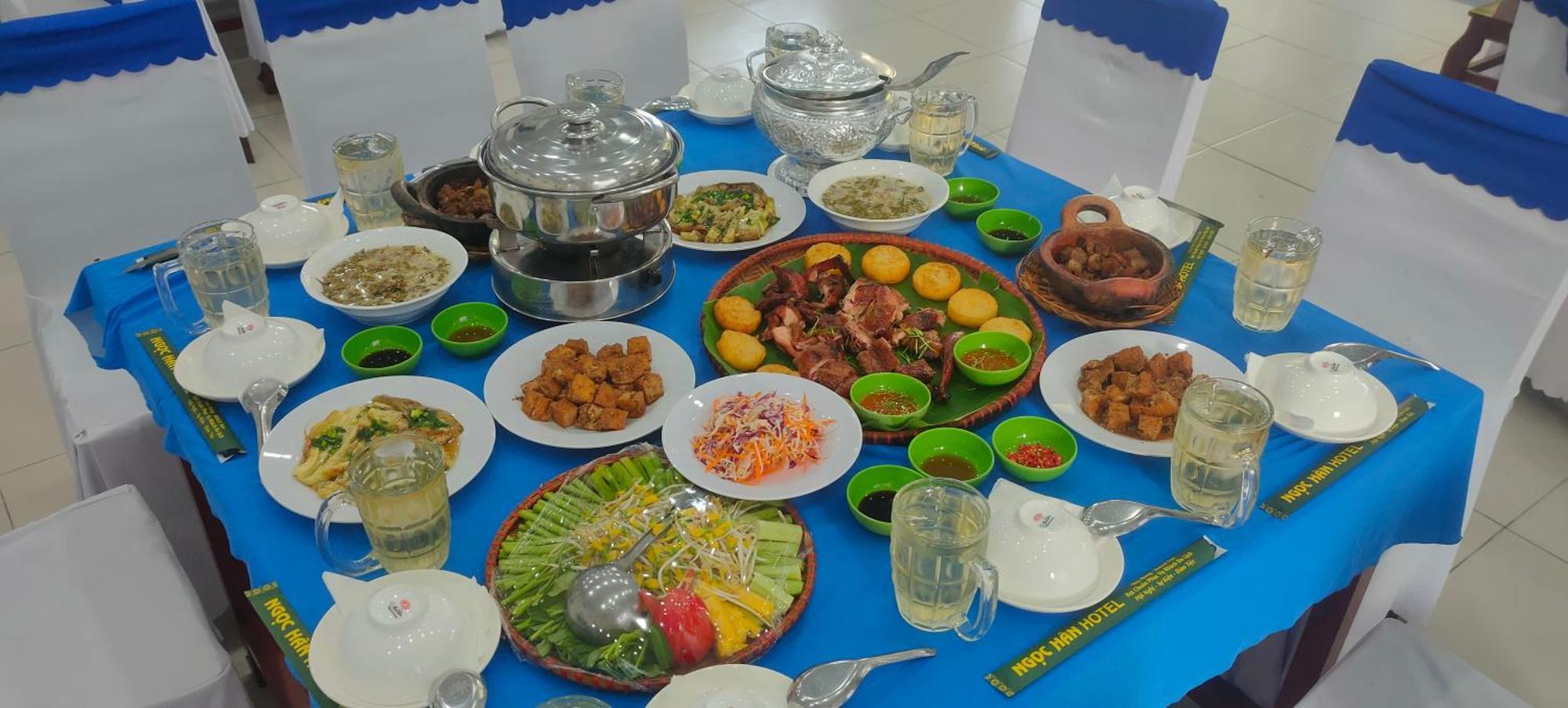 Khach San Ngoc Han Ap Vinh Phu エクステリア 写真